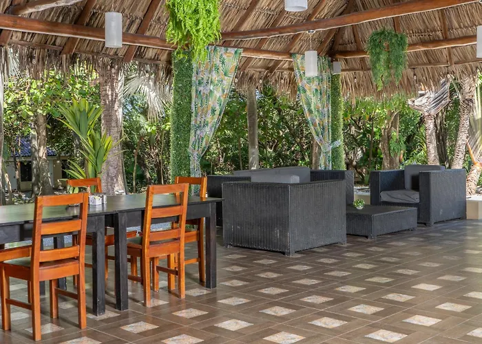 Hotel Seis Playas Tamarindo